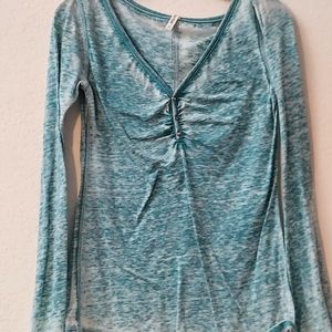 Women's long sleeve shirt